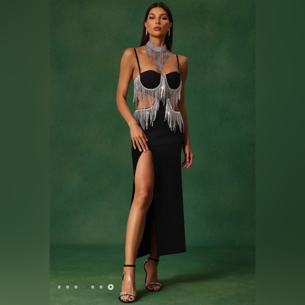 Jerlyn Sleeveless Diamond Tassels
Slit Bandage Maxi Dress
